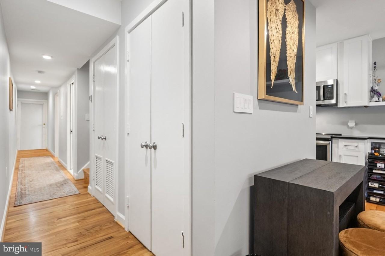 1710 Summit Pl Nw Unit 1710 #1710 - Photo 7 of 35