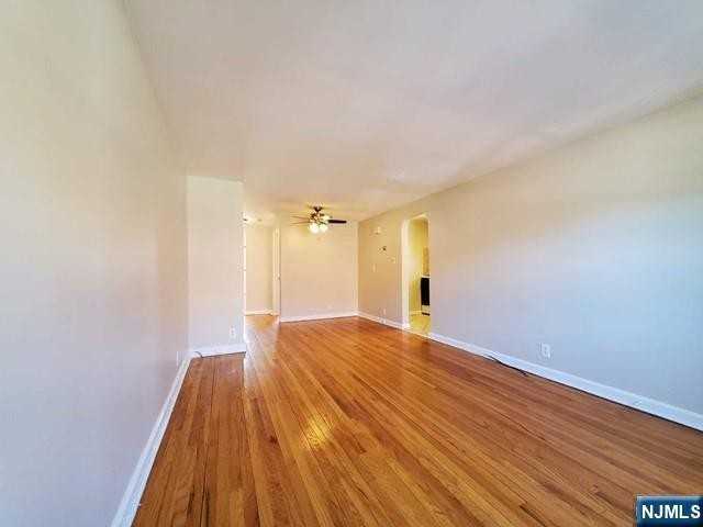 46 Beech St ##1r - Photo 2 of 9