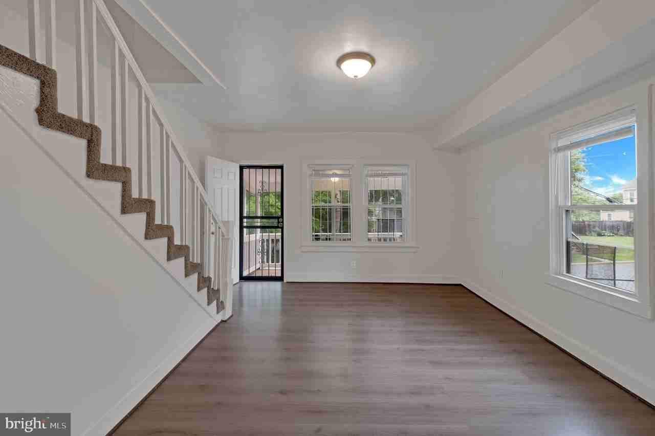 5213 Cloud Pl Ne - Photo 3 of 23