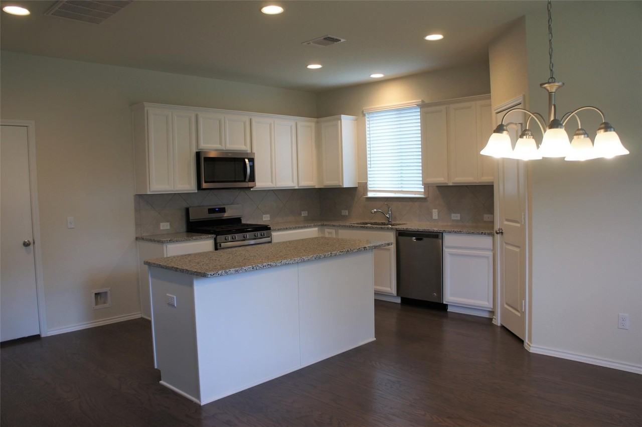 1612 Cliffbrake Way - Photo 4 of 13