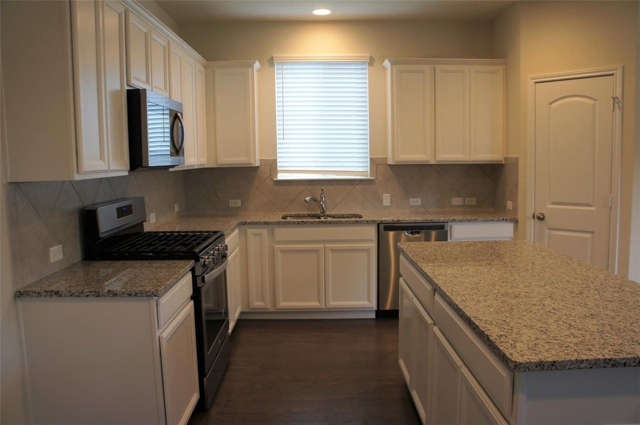 1612 Cliffbrake Way - Photo 5 of 13