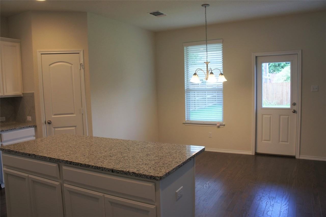 1612 Cliffbrake Way - Photo 6 of 13