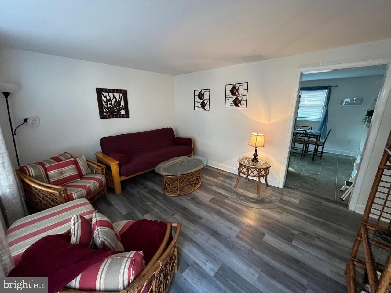 22740 Holly Way W - Photo 2 of 8