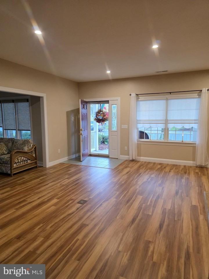 15 Bayberry St - Photo 3 of 15