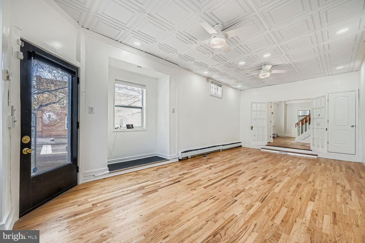 3143 Dillon St - Photo 4 of 26