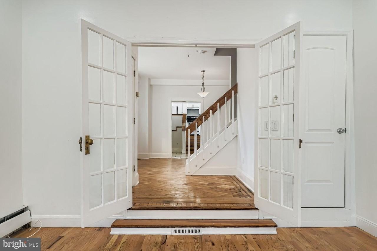 3143 Dillon St - Photo 6 of 26