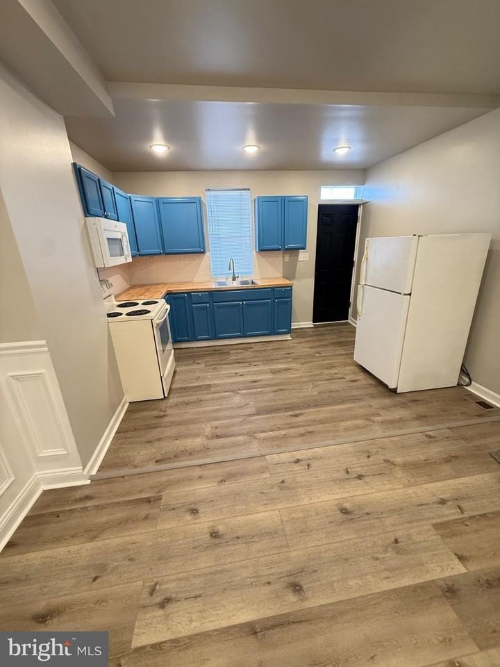 452 Ilchester Ave - Photo 5 of 21