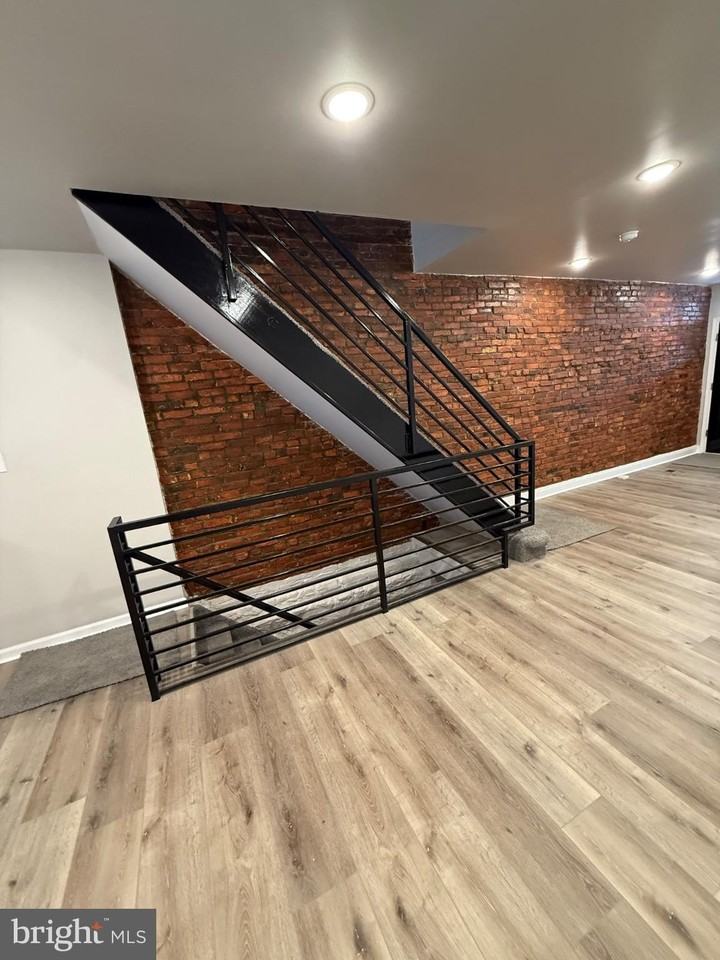 452 Ilchester Ave - Photo 6 of 21