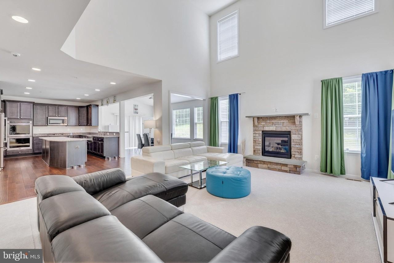 2201 Monticello Ct - Photo 4 of 38