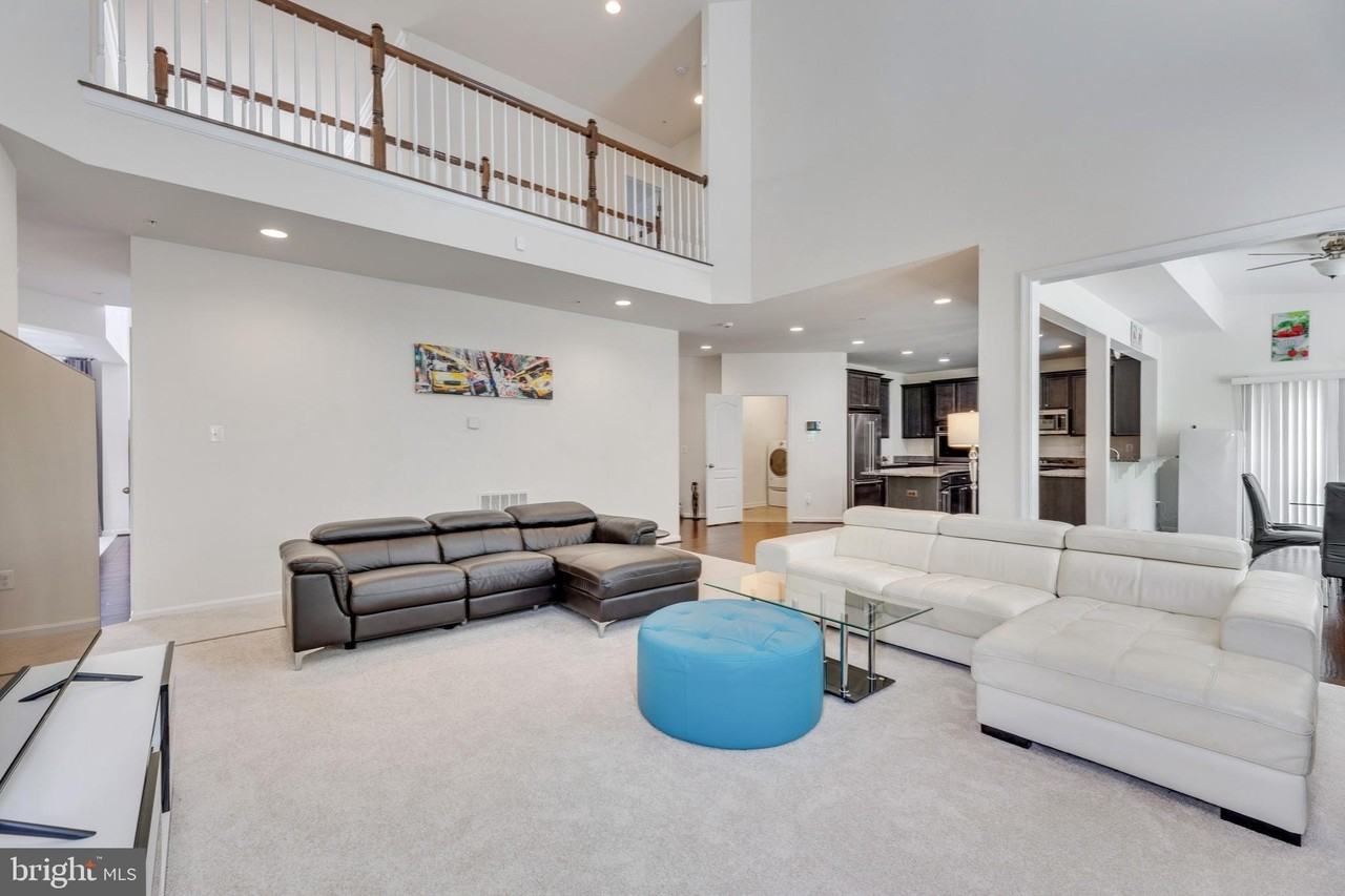 2201 Monticello Ct - Photo 5 of 38