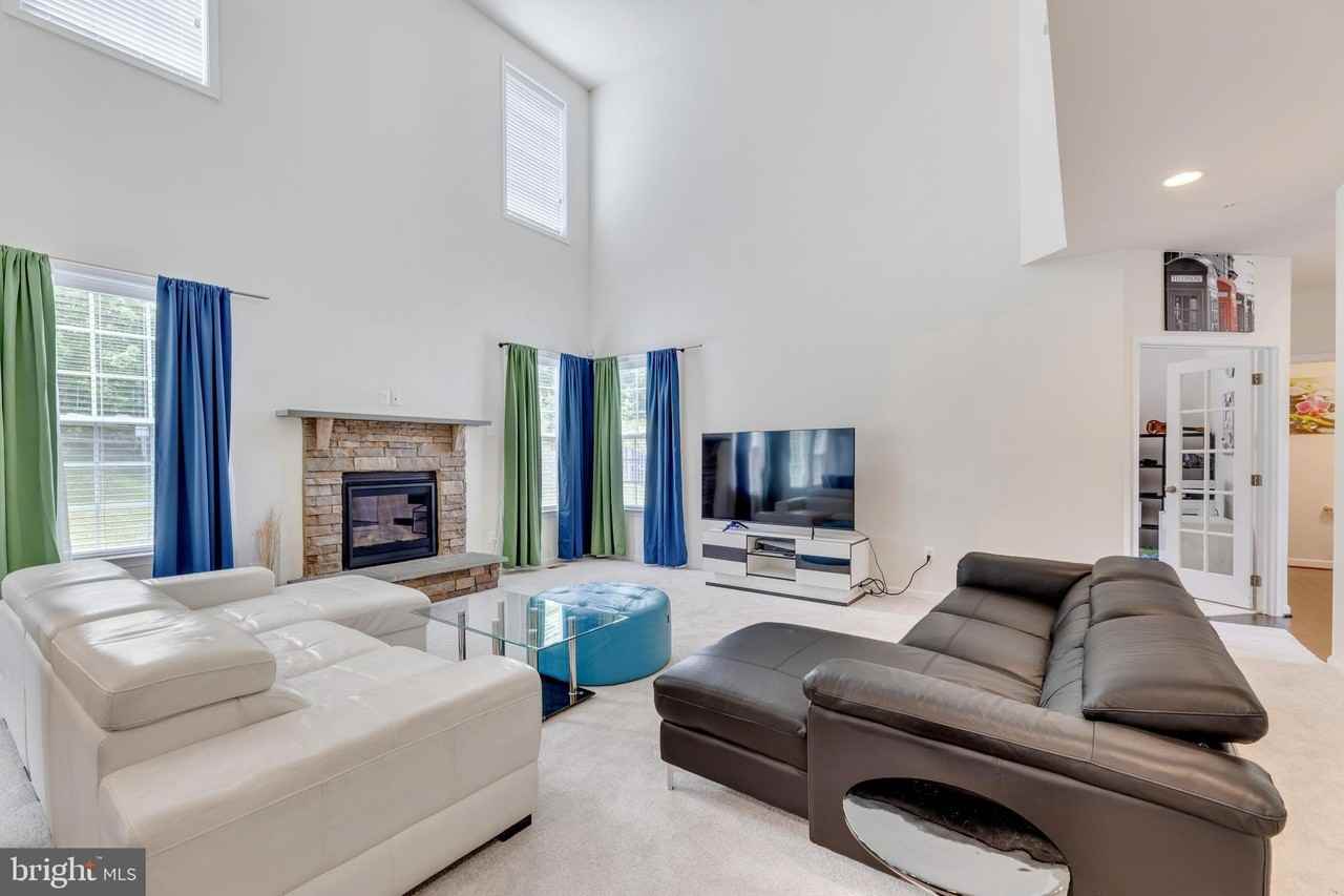 2201 Monticello Ct - Photo 6 of 38