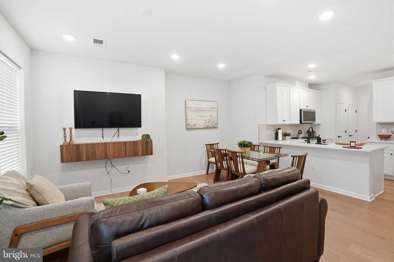 1205 Parker Blvd - Photo 5 of 26