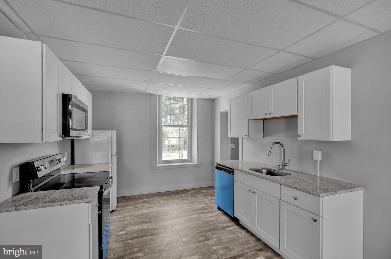 2693 W Philadelphia Ave - Photo 7 of 18