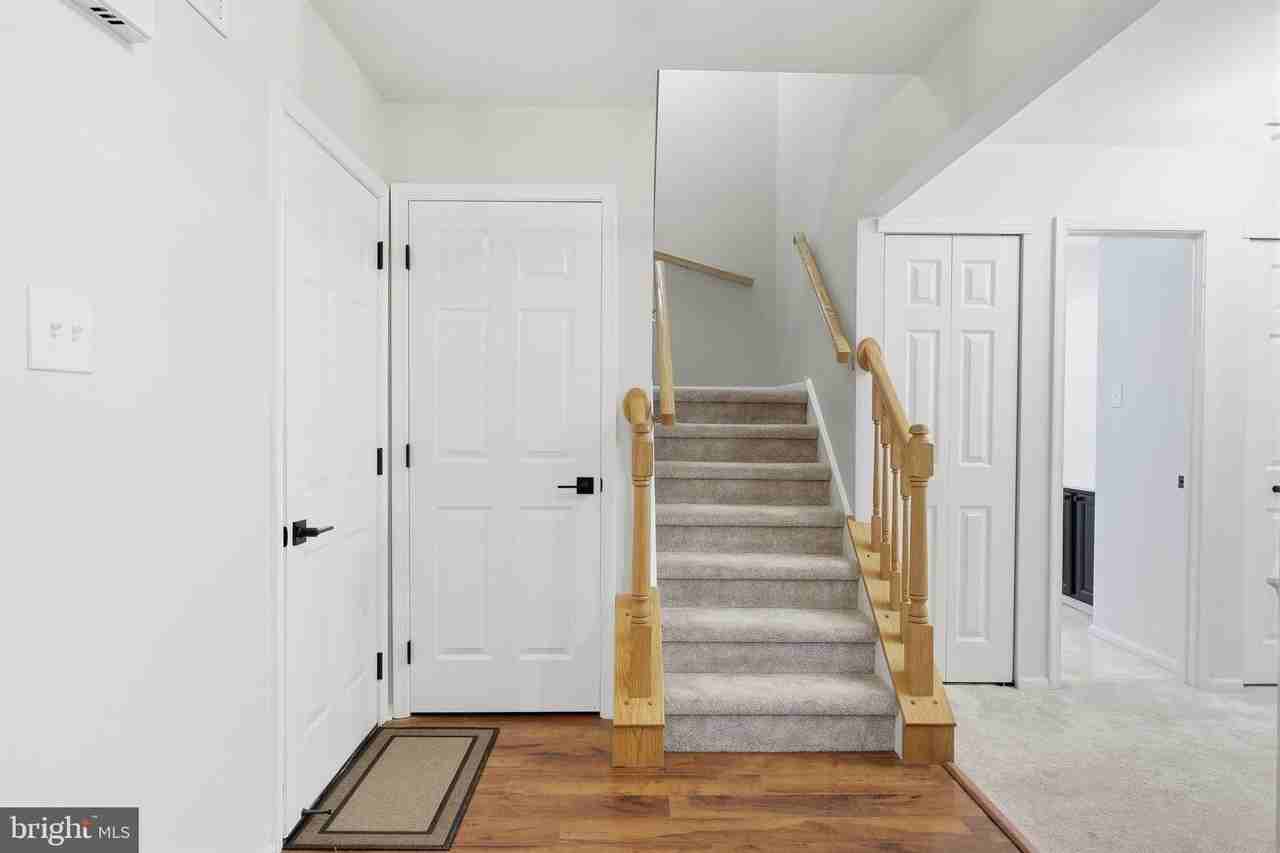 143 Bishops Gate Ln - Photo 7 of 42