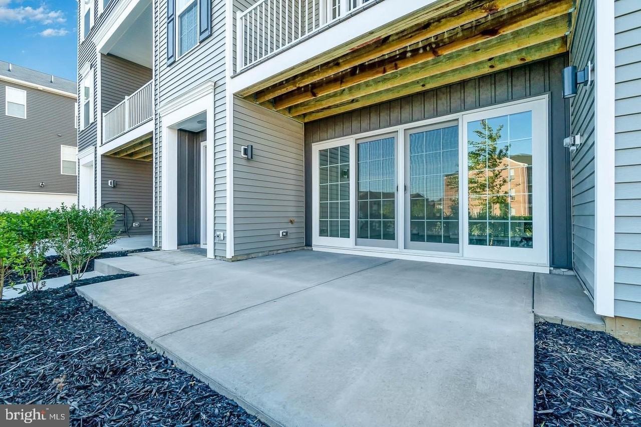 3252 Mateer Ln - Photo 2 of 21