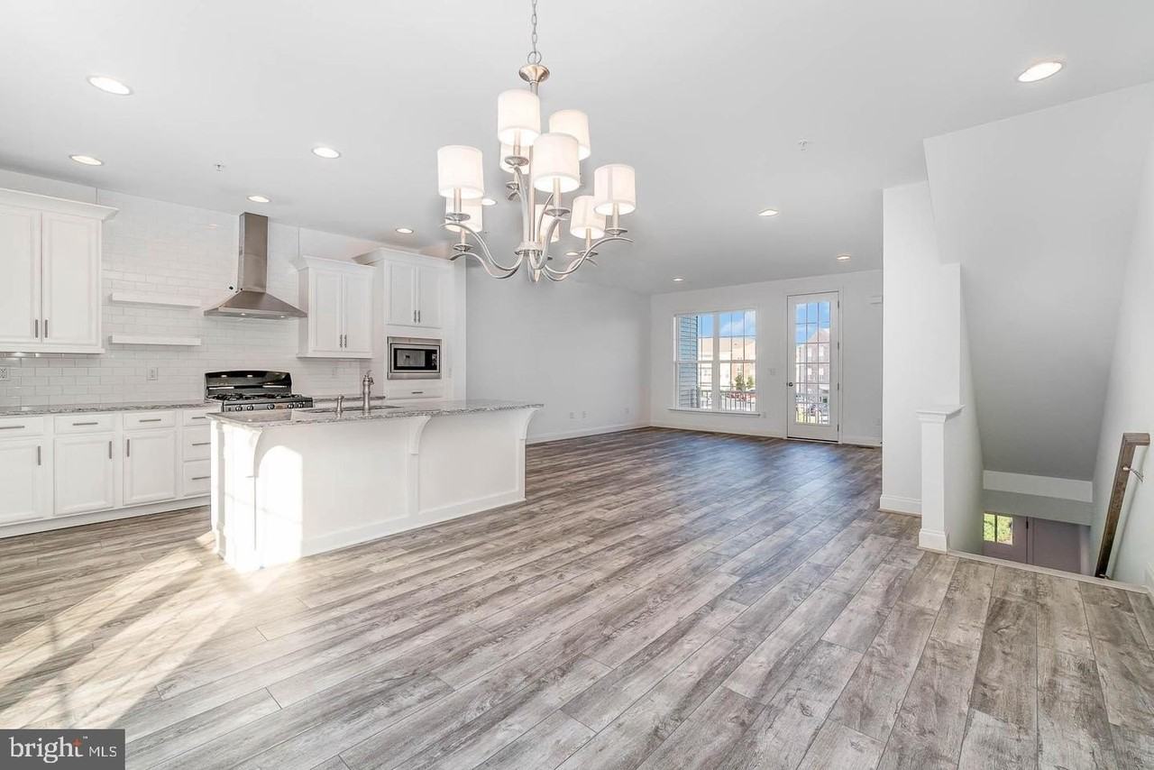 3252 Mateer Ln - Photo 6 of 21