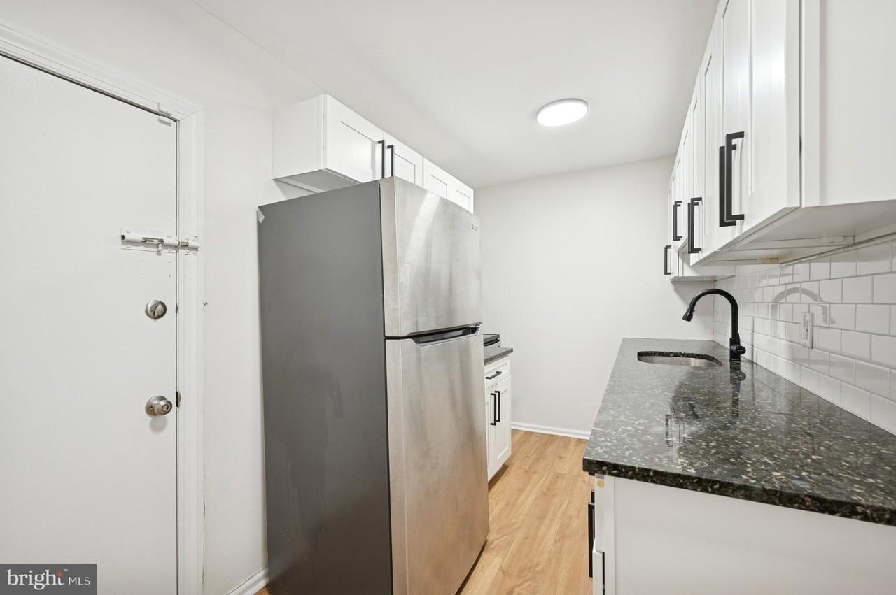 806 N Brooklyn St - Photo 3 of 7