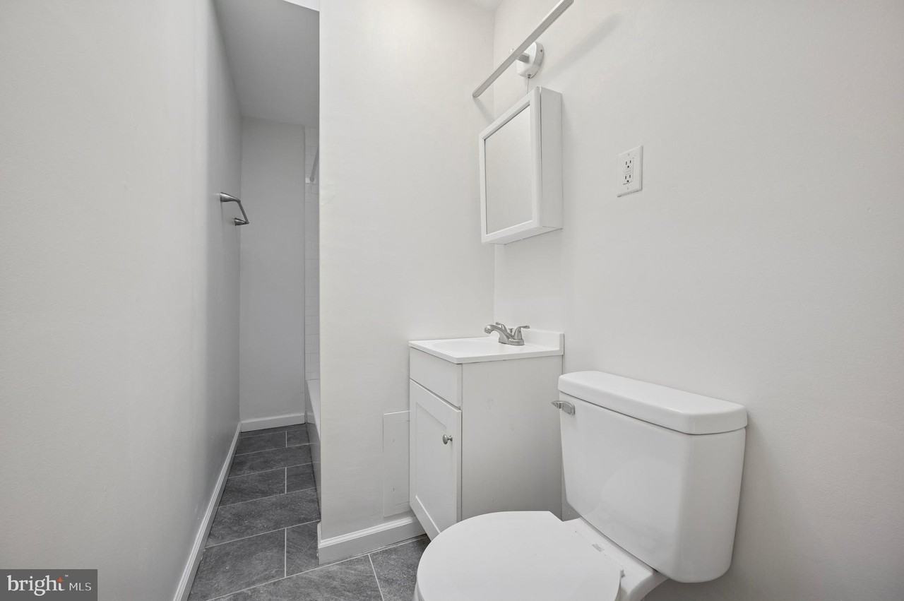 806 N Brooklyn St - Photo 6 of 7