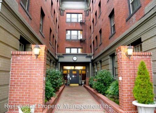 2109 NW Irving St #206