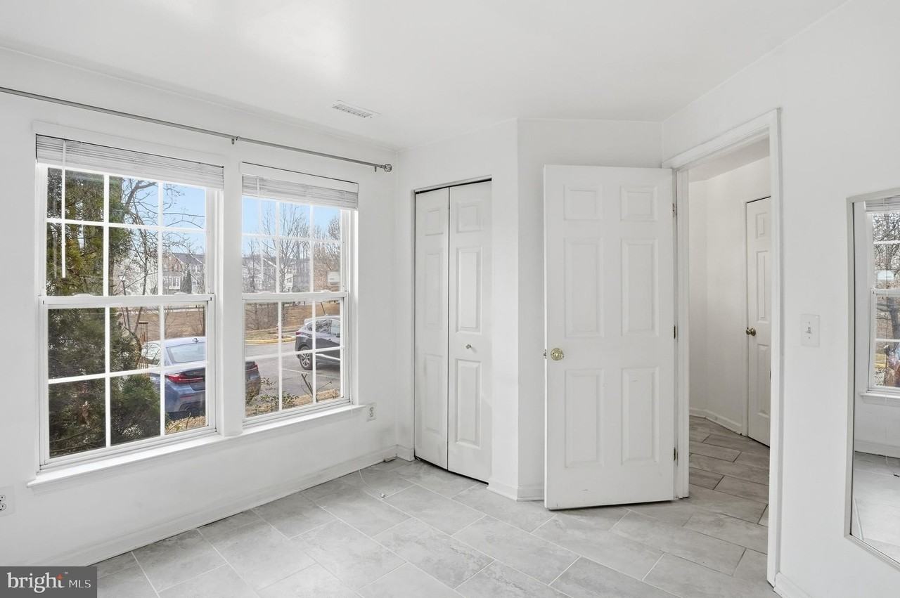 7858 Seafarer Way - Photo 7 of 31