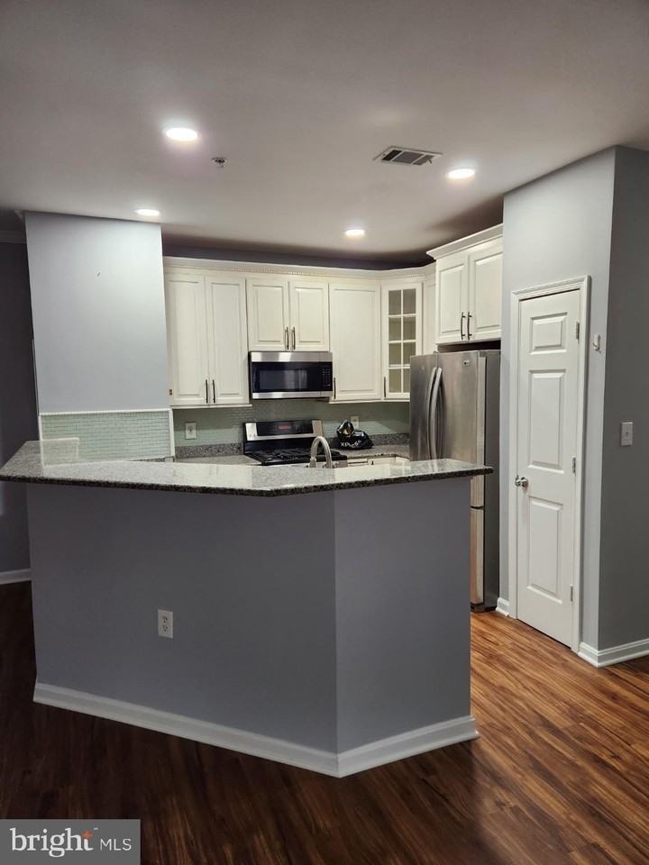 5106D Travis Edward Way Unit 5106d #5106D - Photo 2 of 11