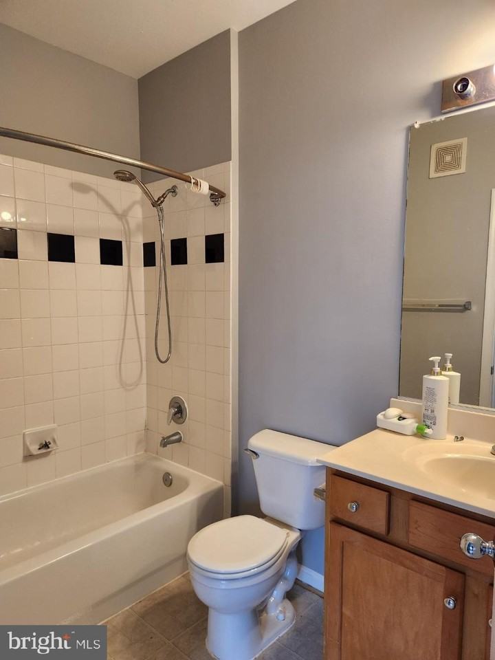 5106D Travis Edward Way Unit 5106d #5106D - Photo 4 of 11