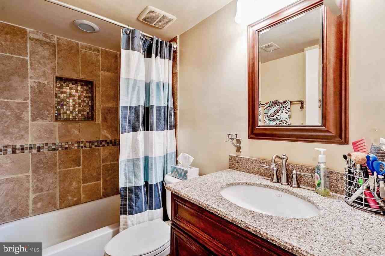 9702 Kingsbridge Dr Apt 202 #202 - Photo 3 of 45
