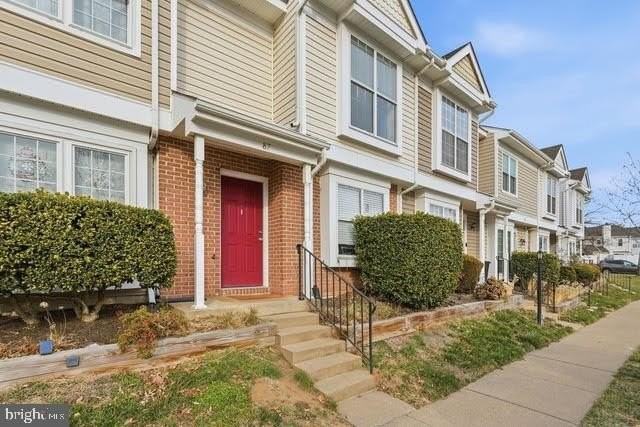 87 Sudbury Sq - Photo 2 of 22