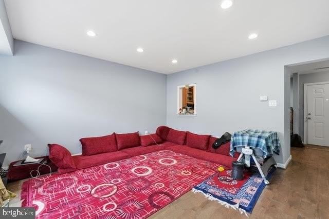 87 Sudbury Sq - Photo 4 of 22