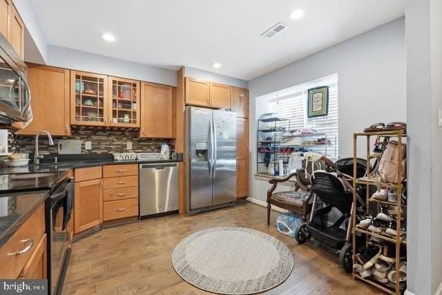 87 Sudbury Sq - Photo 6 of 22