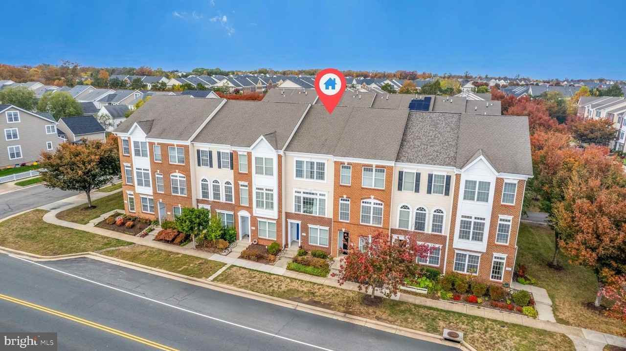 25065 Riding Center Dr - Photo 2 of 33