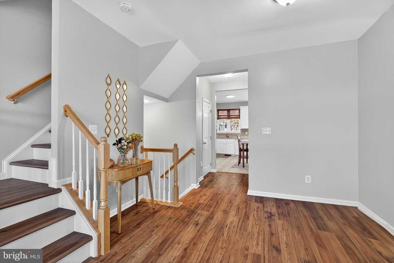 25065 Riding Center Dr - Photo 5 of 33