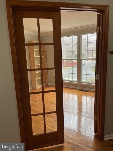 9255 Matthew Dr - Photo 4 of 26