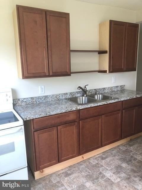 145 S Main St Apt 4 #4 - Photo 2 of 13