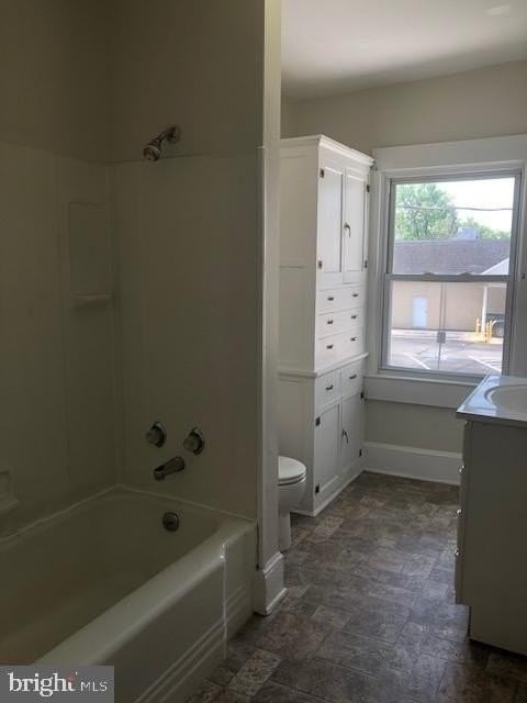 145 S Main St Apt 4 #4 - Photo 5 of 13