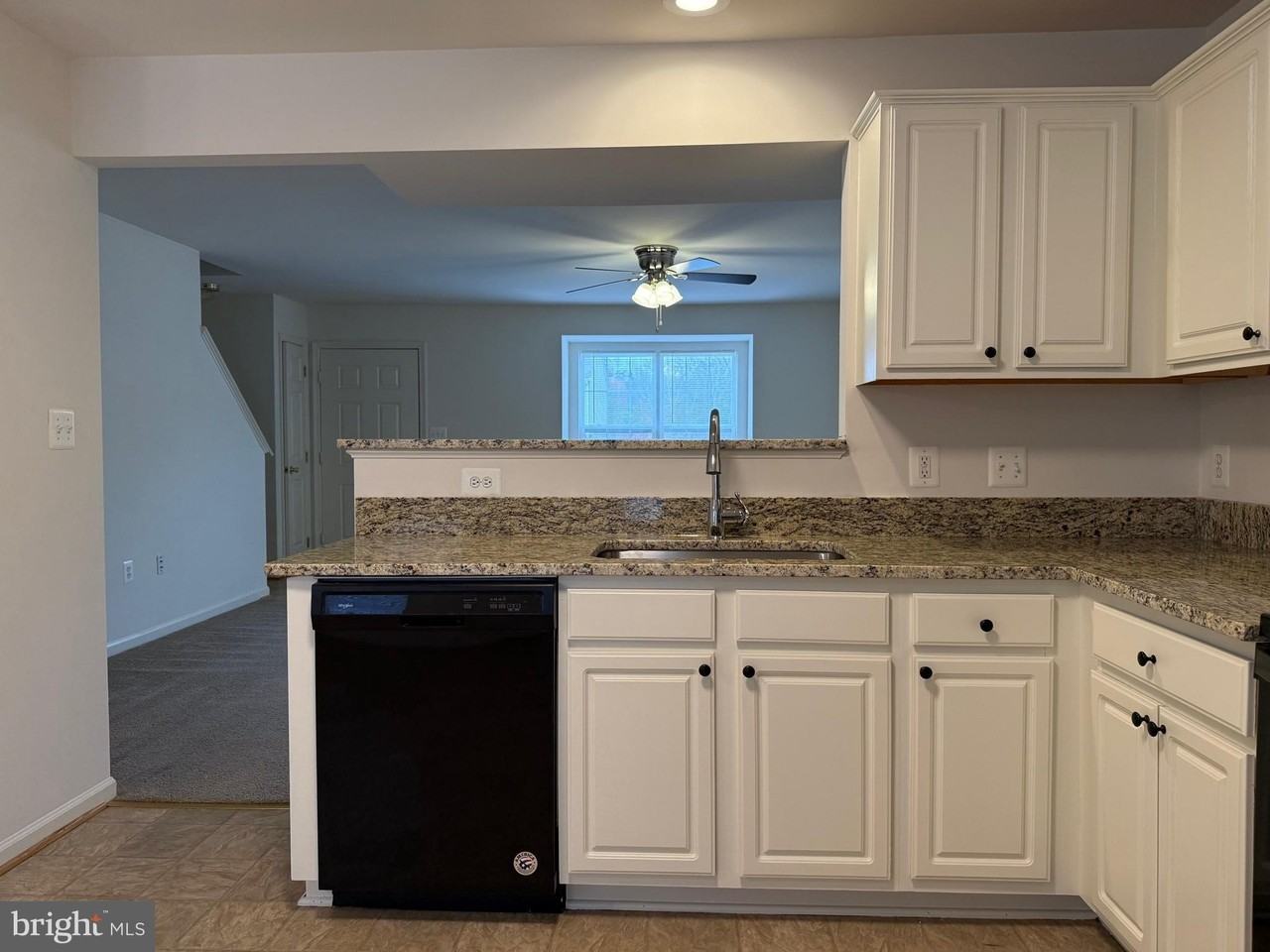 207 Merrill Ct - Photo 6 of 14