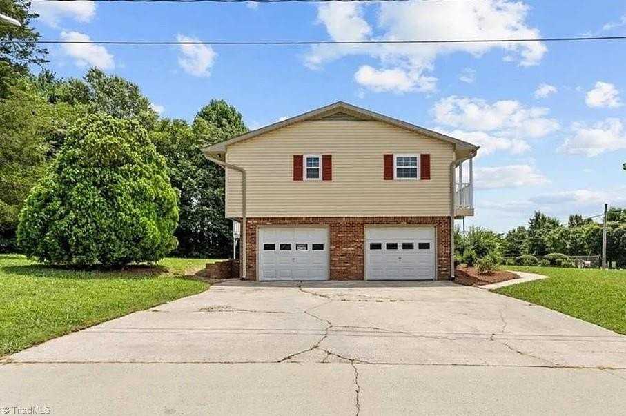 4501 Thomasville Rd - Photo 2 of 28