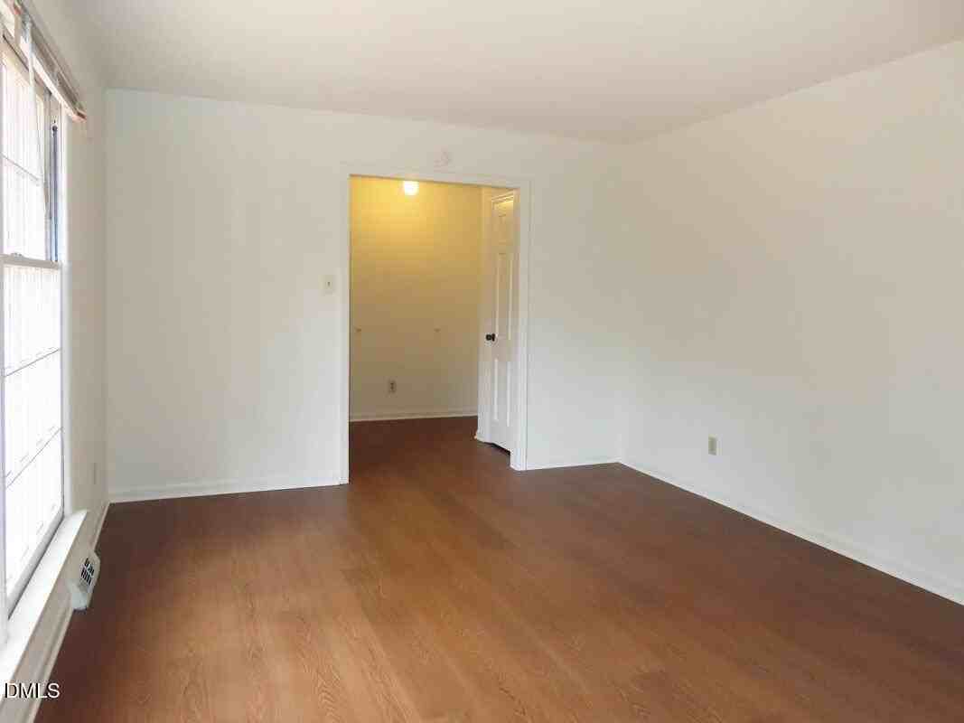 200 Bennington Dr - Photo 6 of 22