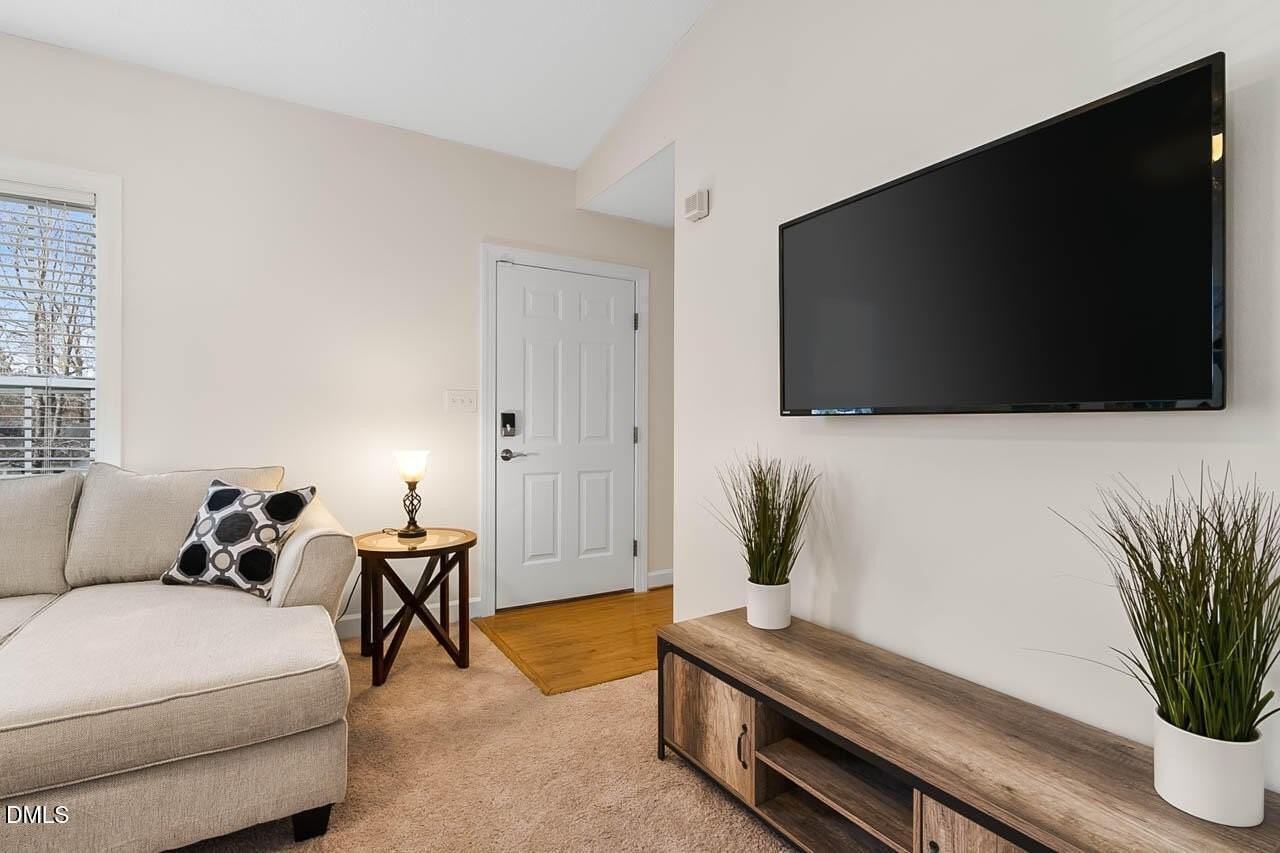 909 Danley Ln - Photo 6 of 23