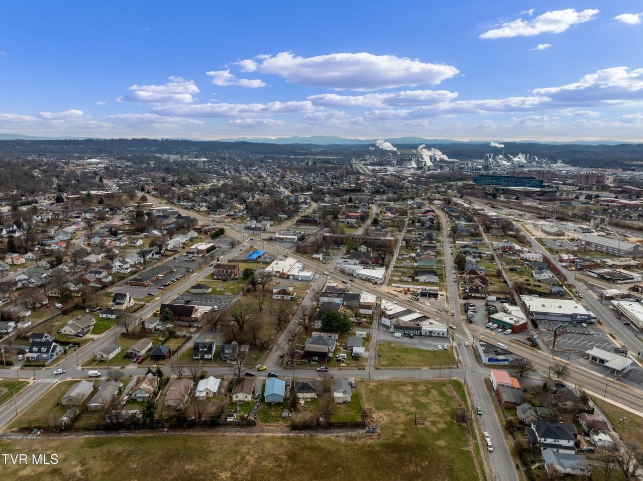 818 Poplar St - Photo 7 of 30