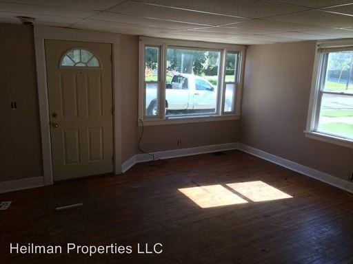 1336-1338 1/2 S Oak St - Photo 2 of 5