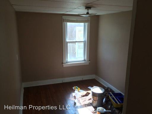 1336-1338 1/2 S Oak St - Photo 3 of 5