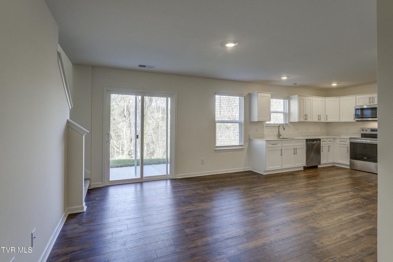 1144 Aspen Ter - Photo 5 of 35