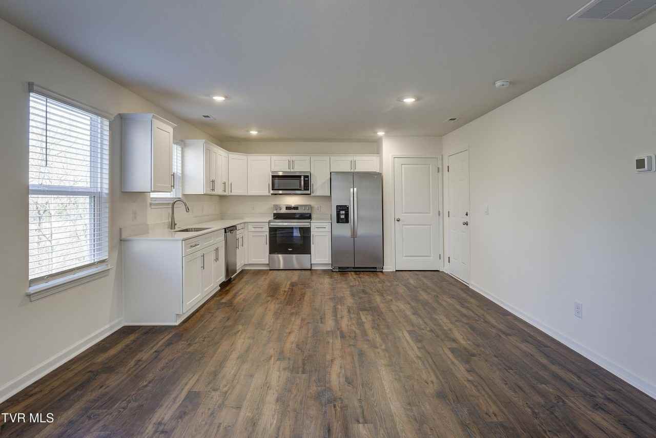 1144 Aspen Ter - Photo 6 of 35