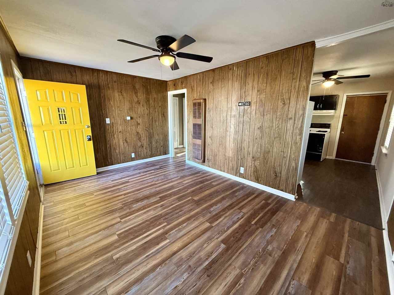 1605 Hawes Ave - Photo 5 of 14