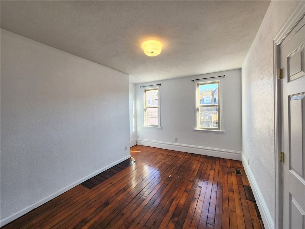 5330 Butler St #LOFT - Photo 3 of 6