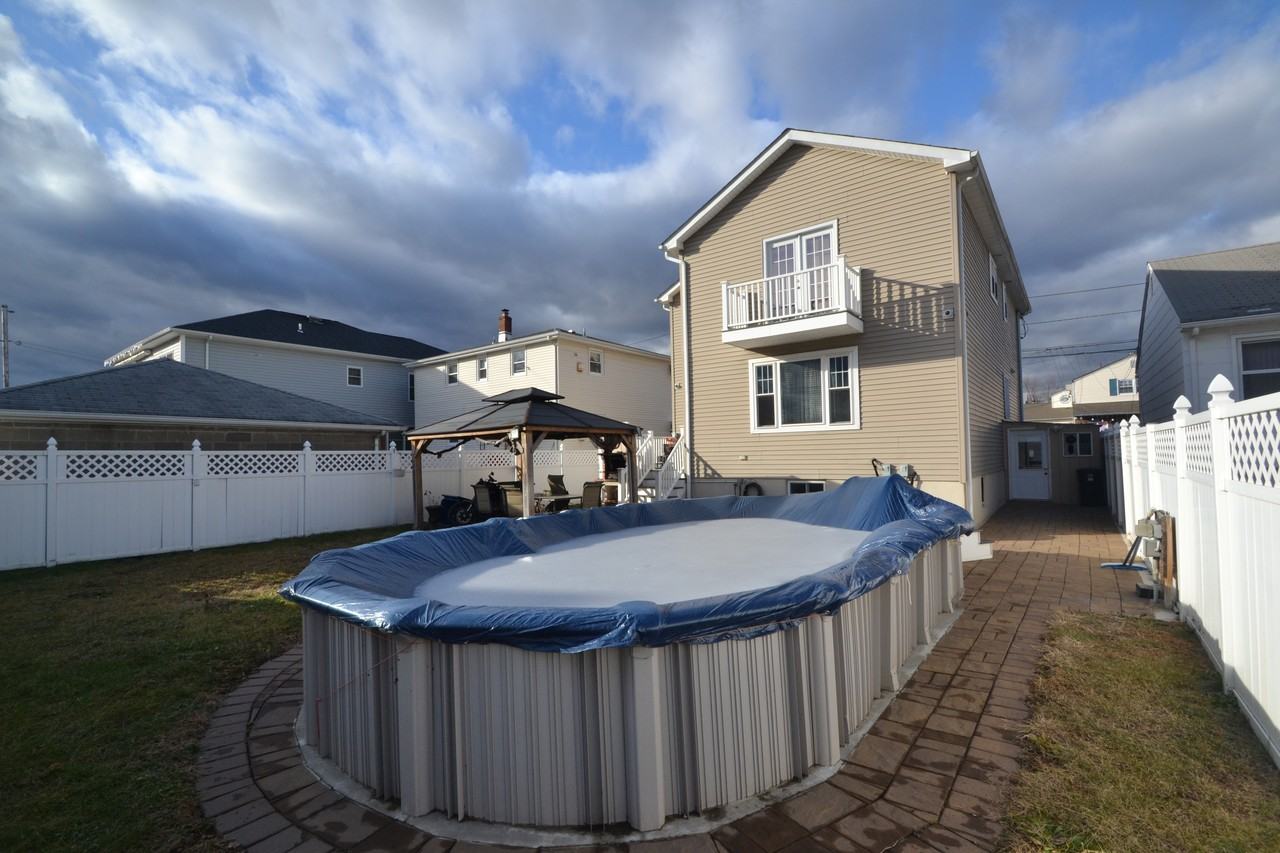 204 Market Street - Photo 4 of 38