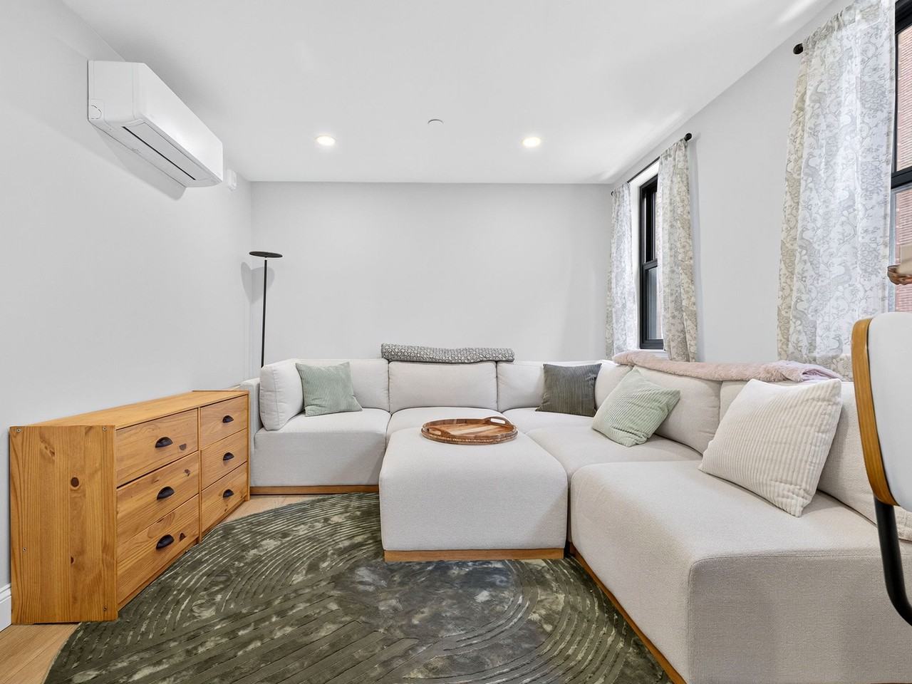 179 Salem St #3 - Photo 6 of 10