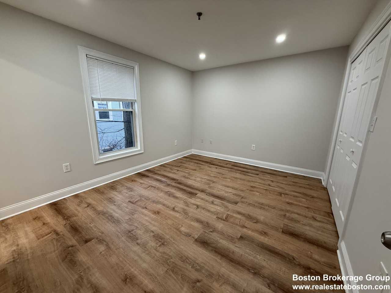 138 Calumet St #2 - Photo 6 of 14