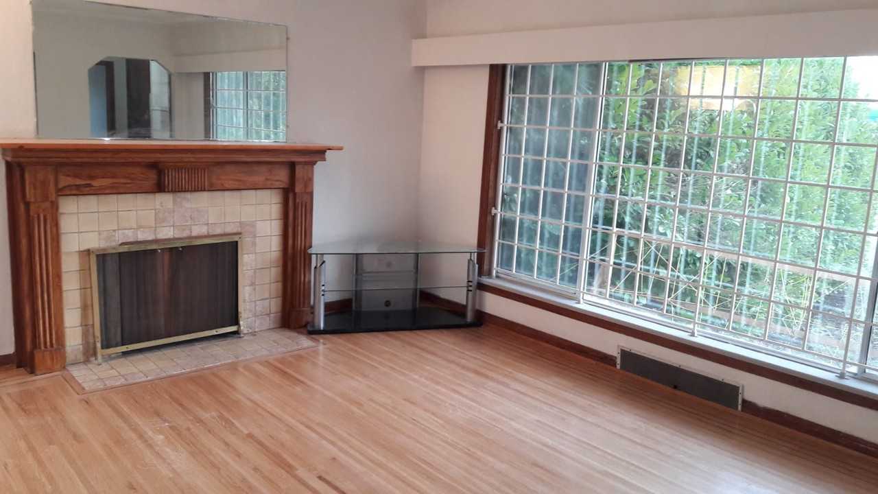 1079 East 41st Avenue - Photo 5 of 29